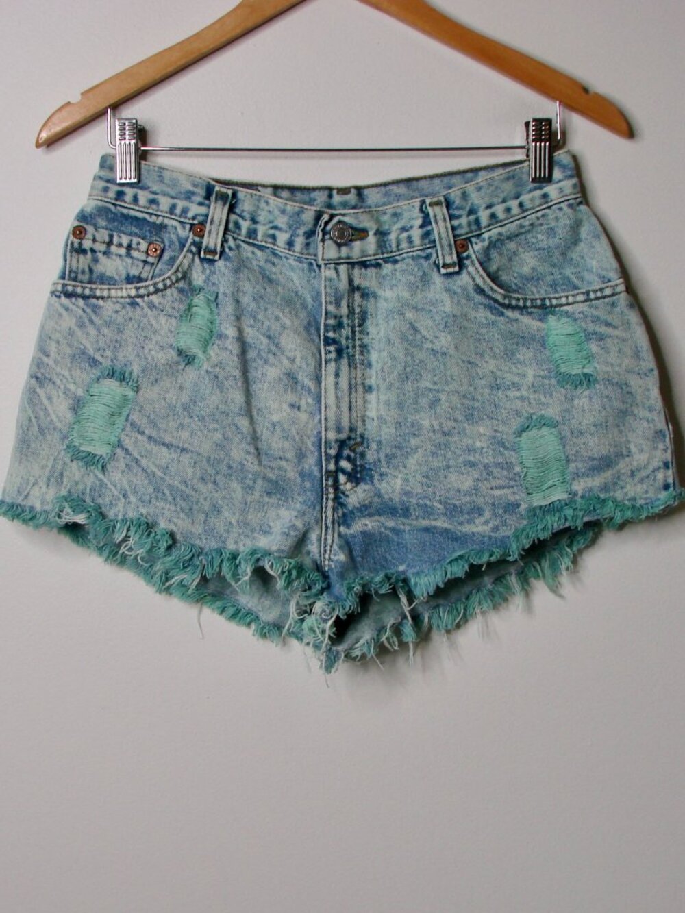 Vintage Levi's Jean Shorts 90s Y2K Black Batwing Distressed Cut Offs Size Medium